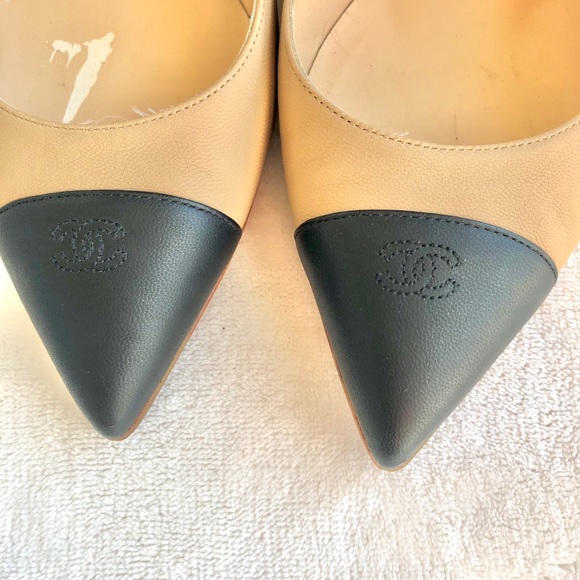 CHANEL Cap Toe Chain Wedge - Picture 3 of 8